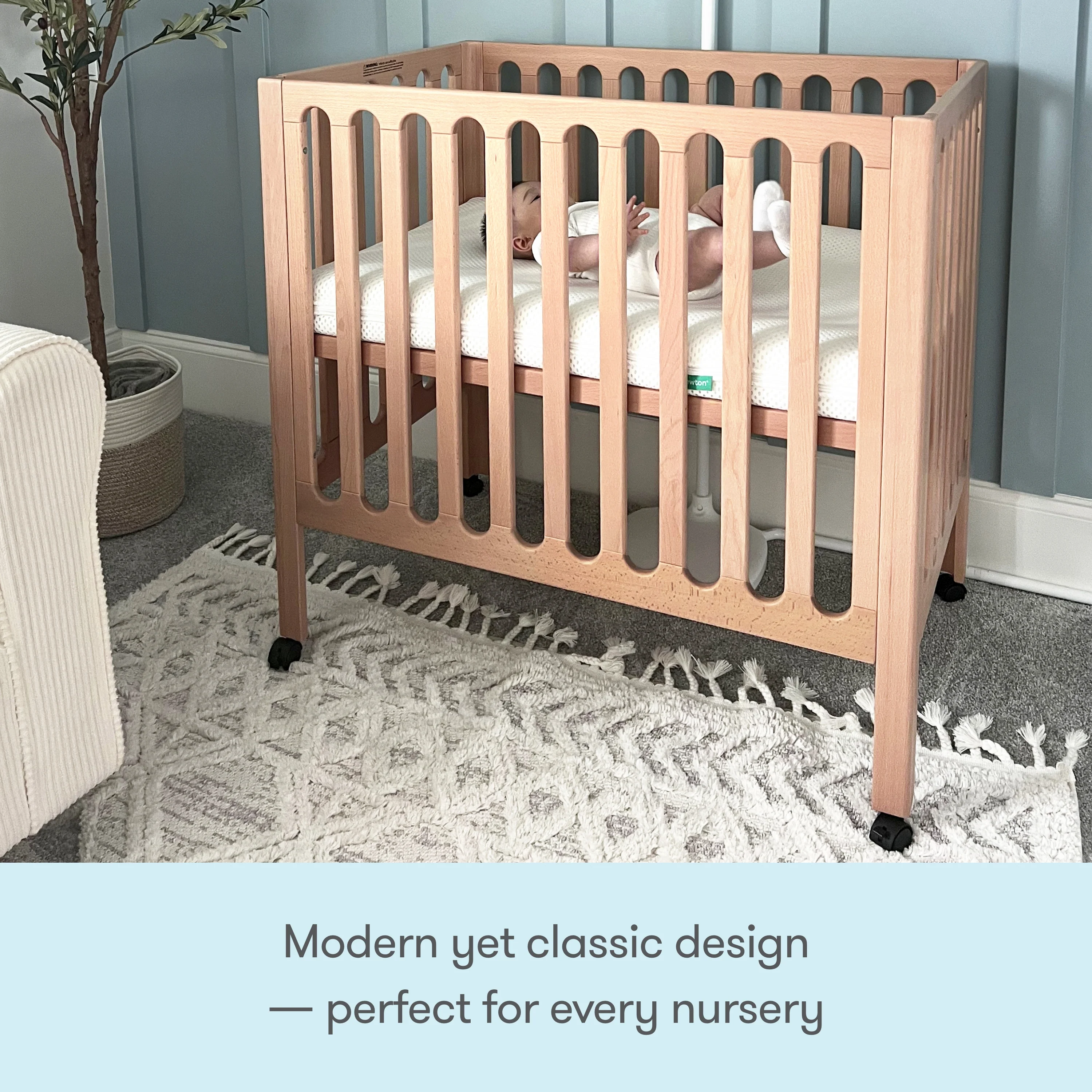 Newton Galileo Mini Crib with Newton Mattress - Image 9